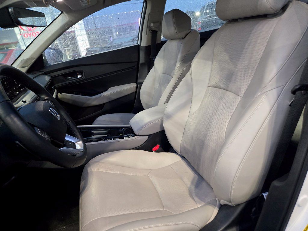 Used 2025 Honda Accord Touring image 9