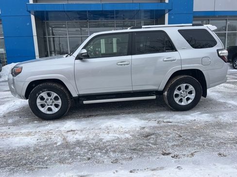 Used 2023 Toyota 4Runner SR5 Premium w/ Moonroof Package image 3