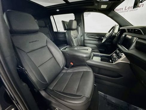 Used 2021 GMC Yukon XL Denali w/ Denali Premium Package AWD/4WD image 32