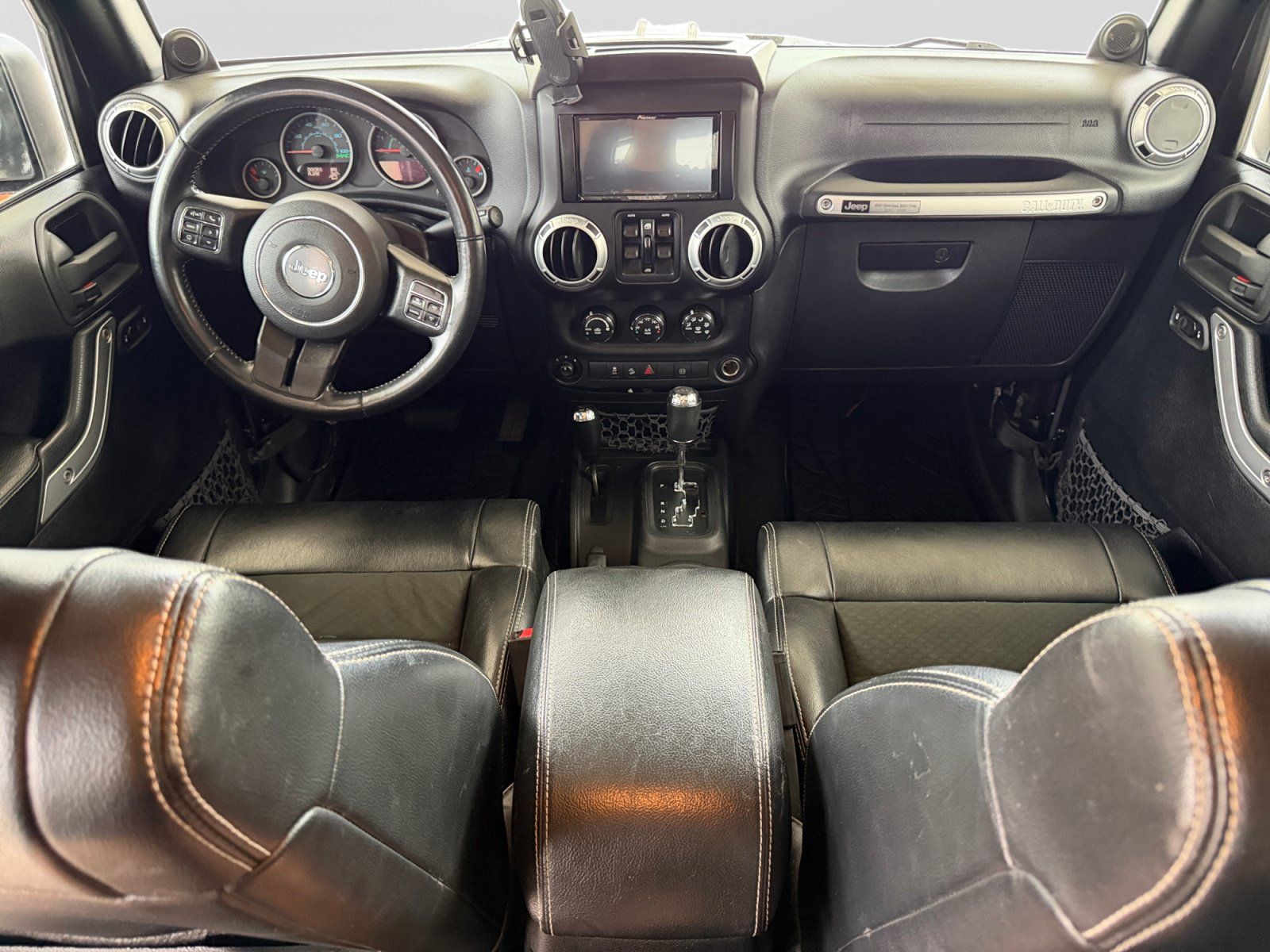 Used 2012 Jeep Wrangler Unlimited Rubicon AWD/4WD image 15