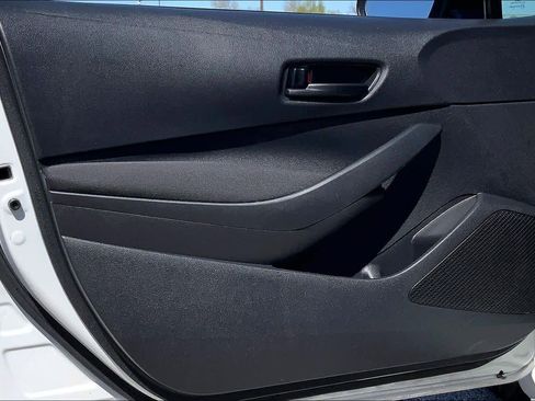 Used 2023 Toyota Corolla LE image 21