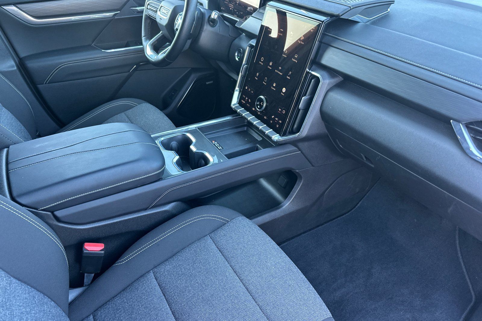 Used 2026 GMC Acadia Elevation FWD image 18