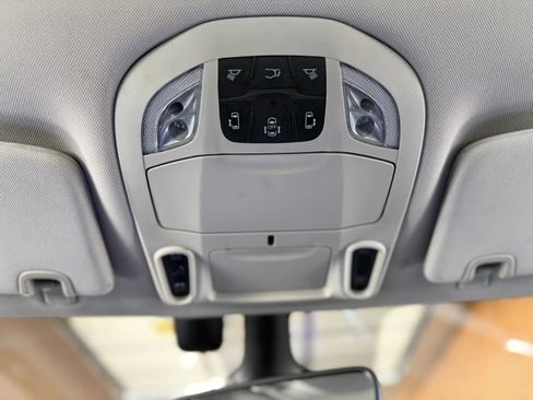 Used 2022 Chrysler Pacifica Limited FWD image 42