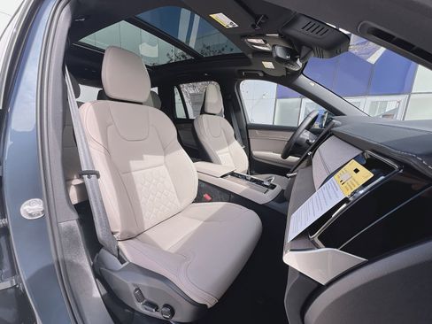 New 2026 Volvo XC90 B6 Plus w/ Protection Package Premier AWD/4WD image 28