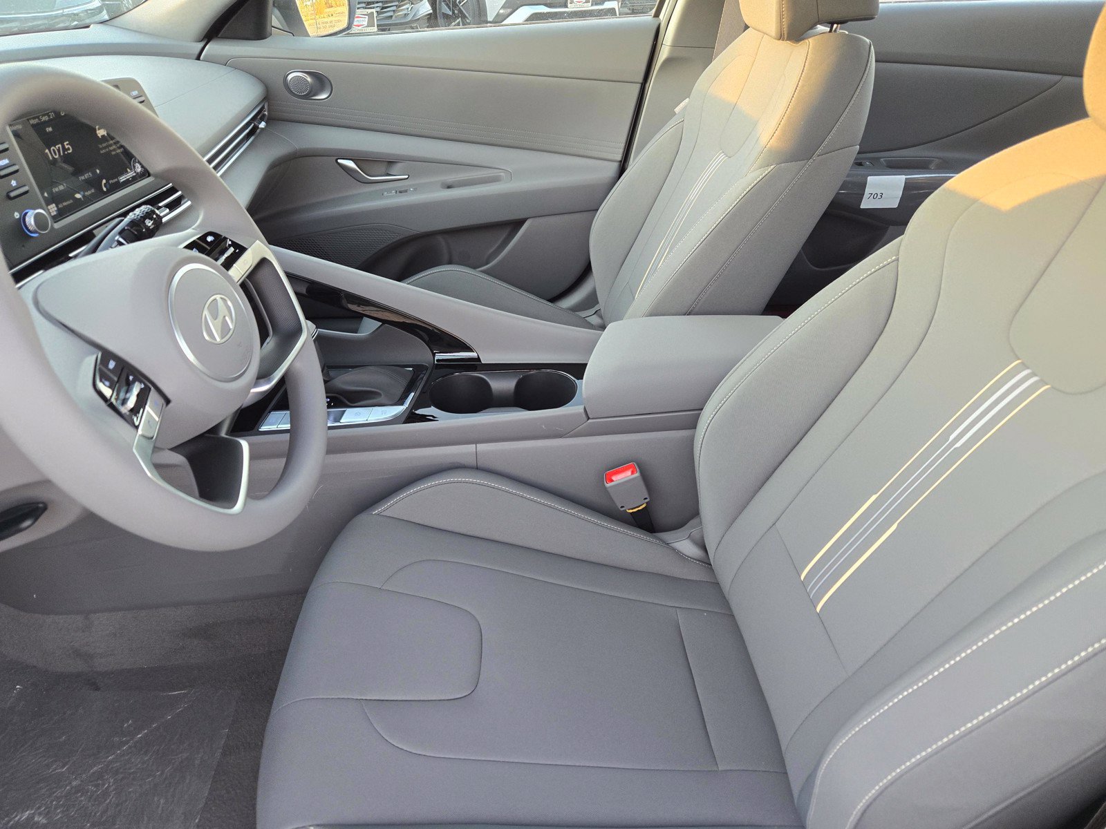 New 2026 Hyundai Elantra Hybrid FWD image 14