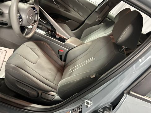 Used 2022 Hyundai Elantra SEL w/ Convenience Package image 10