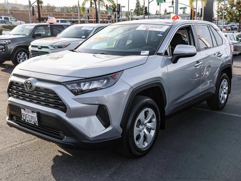 Certified 2022 Toyota RAV4 LE w/ Carpet Mat Package (TMS) AWD/4WD image 17