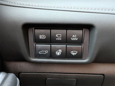 Used 2020 Toyota Highlander Limited image 24