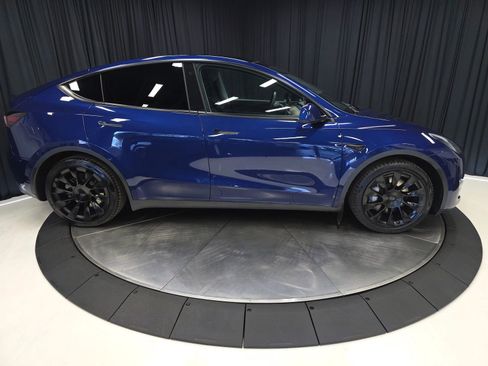 Used 2021 Tesla Model Y Long Range image 13