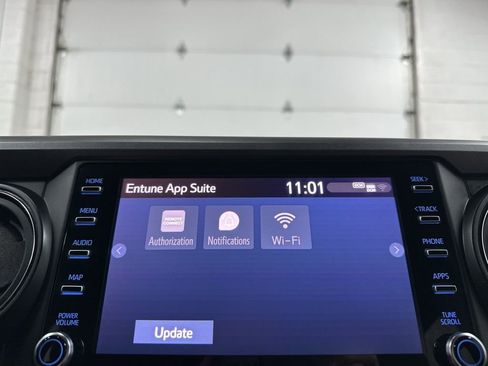 Used 2020 Toyota Tacoma TRD Off-Road w/ Technology Package AWD/4WD image 31