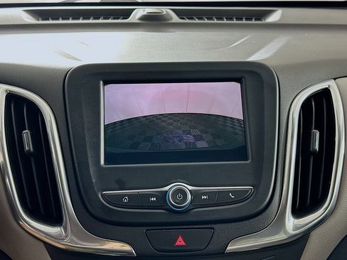 Used 2020 Chevrolet Equinox LT FWD image 21