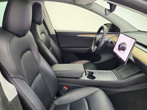 Used 2022 Tesla Model Y Long Range AWD/4WD image 27