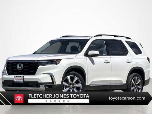 Used 2024 Honda Pilot Touring image 1