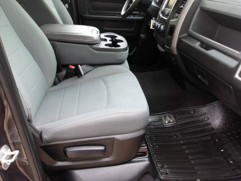 Used 2017 RAM 1500 Express w/ Express Value Package AWD/4WD image 10