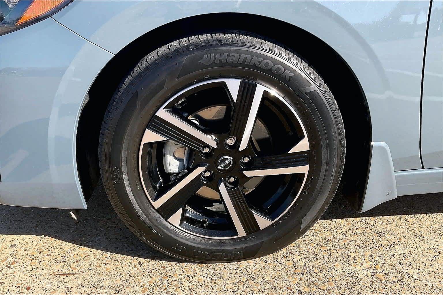 Used 2025 Nissan Sentra SV FWD image 7