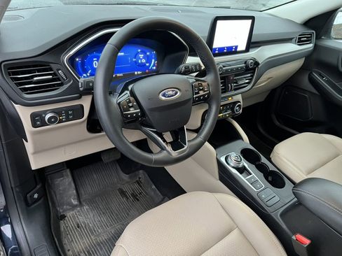 Certified 2021 Ford Escape SEL w/ Technology Package image 17