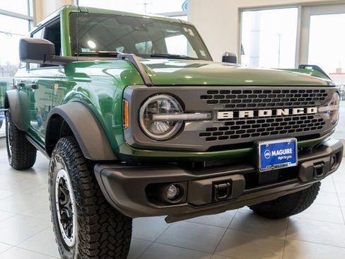New 2025 Ford Bronco Badlands w/ Sasquatch Package AWD/4WD image 4