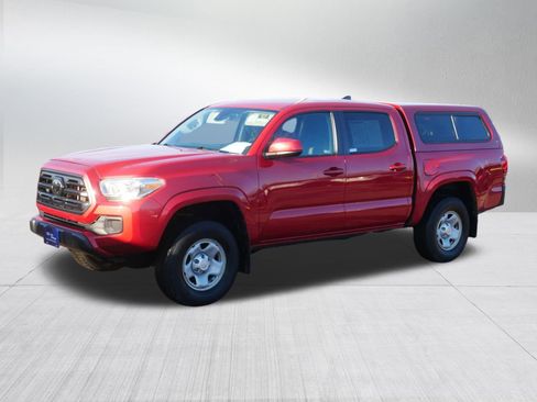 Used 2019 Toyota Tacoma SR image 3