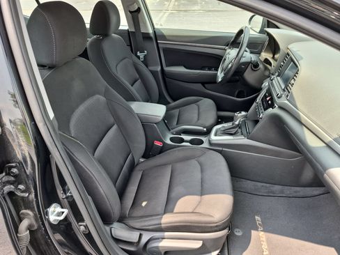 Used 2018 Hyundai Elantra Value Edition FWD image 27