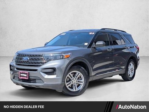 Used 2023 Ford Explorer XLT RWD image 1