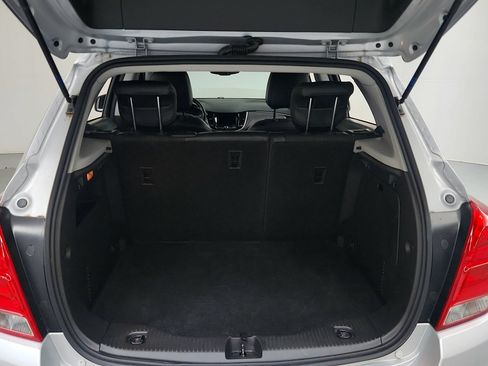 Used 2019 Chevrolet Trax LT w/ LT Convenience Package AWD/4WD image 25