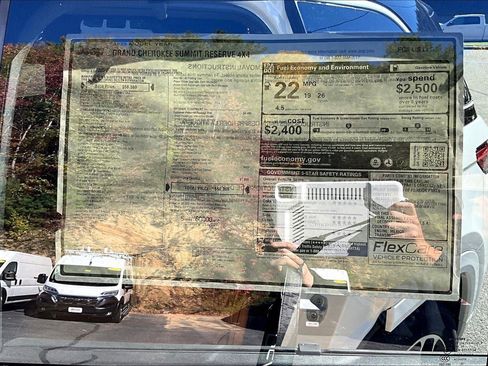 New 2025 Jeep Grand Cherokee Summit image 14