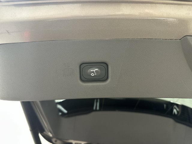 Used 2020 Lincoln Nautilus Reserve w/ Equipment Group 201A FWD image 17