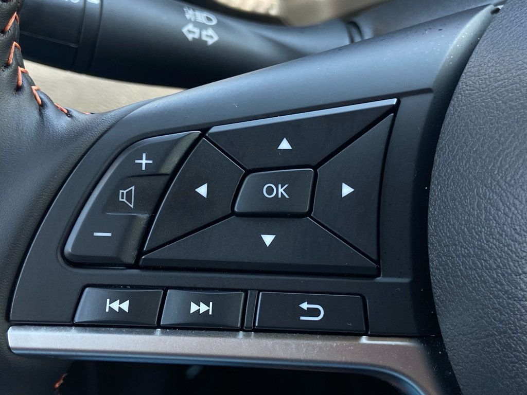 Used 2025 Nissan Sentra SR w/ Midnight Edition FWD image 20