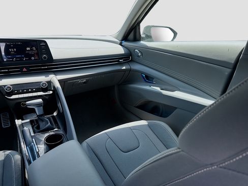 New 2026 Hyundai Elantra Sport FWD image 16