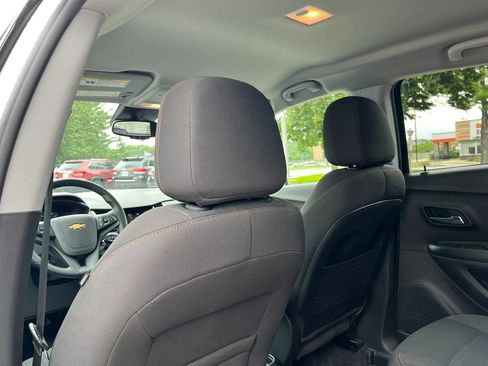 Used 2021 Chevrolet Trax LS w/ Tint and Cruise Package FWD image 13
