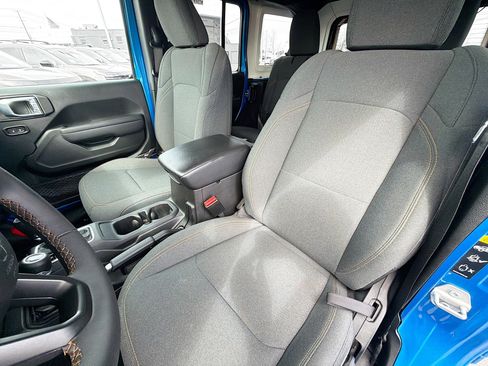 Used 2024 Jeep Wrangler Sport S image 12