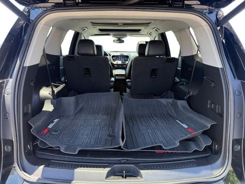 Used 2023 GMC Acadia AT4 w/ Technology Package AWD/4WD image 17