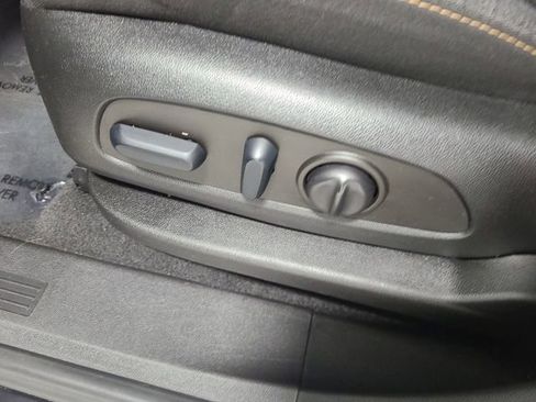 Used 2022 Chevrolet Equinox LT FWD image 19