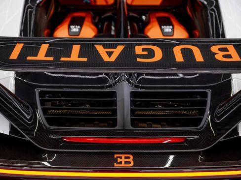 Used 2022 Bugatti Chiron Pur Sport image 22