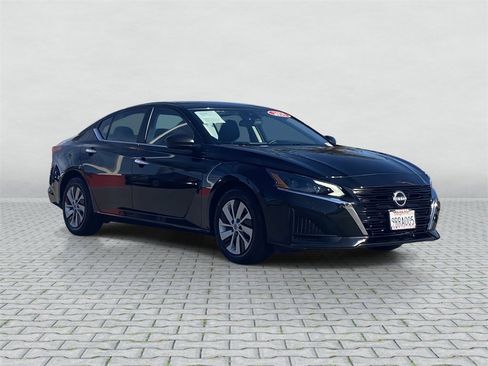 Used 2025 Nissan Altima 2.5 S image 10