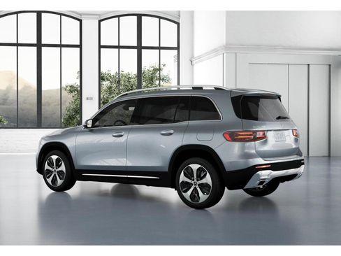 New 2025 Mercedes-Benz GLB 250 4MATIC image 30