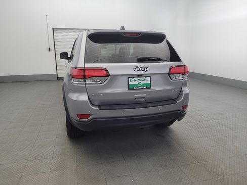 Used 2020 Jeep Grand Cherokee Laredo AWD/4WD image 6
