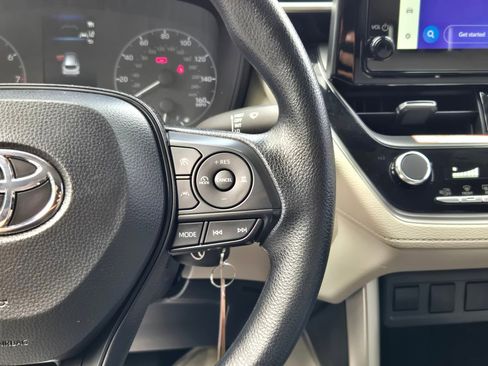 Used 2024 Toyota Corolla Cross L image 29