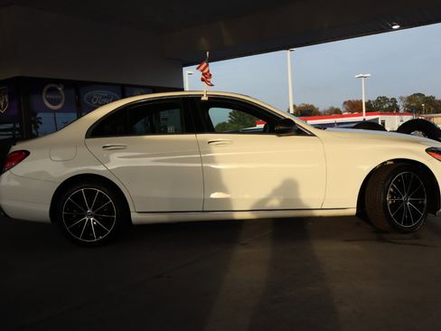 Used 2019 Mercedes-Benz C 300 4MATIC Sedan image 4