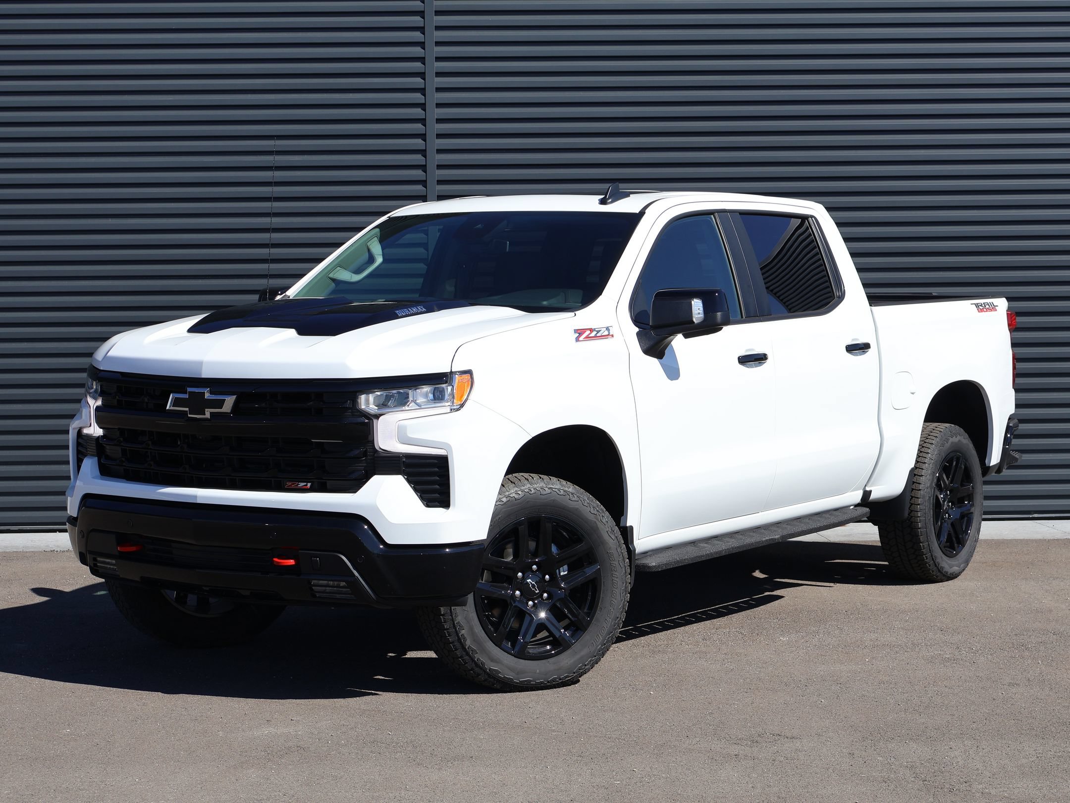 Used 2026 Chevrolet Silverado 1500 LT Trail Boss w/ LT Trail Boss Premium Package AWD/4WD image 1