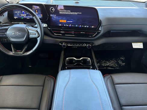 Used 2025 Chevrolet Silverado EV RST AWD/4WD image 21