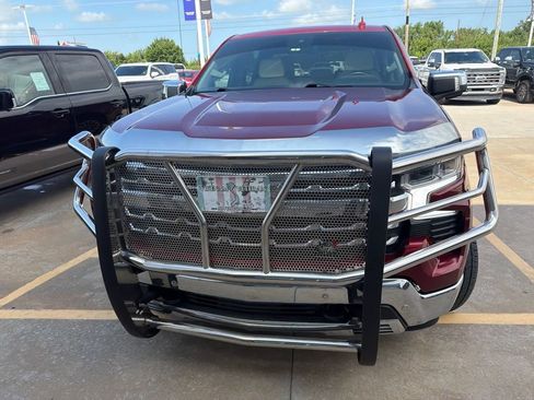 Used 2024 Chevrolet Silverado 1500 LTZ AWD/4WD image 2