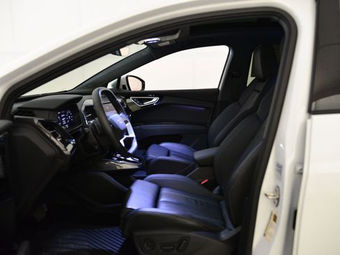 Certified 2023 Audi Q4 e-tron Premium Plus w/ Premium Plus image 24