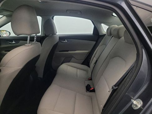 Used 2020 Kia Forte LXS FWD image 18