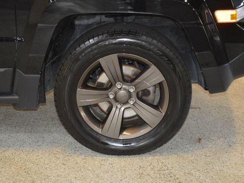 Used 2017 Jeep Patriot 75th Anniversary w/ Power Value Group image 9