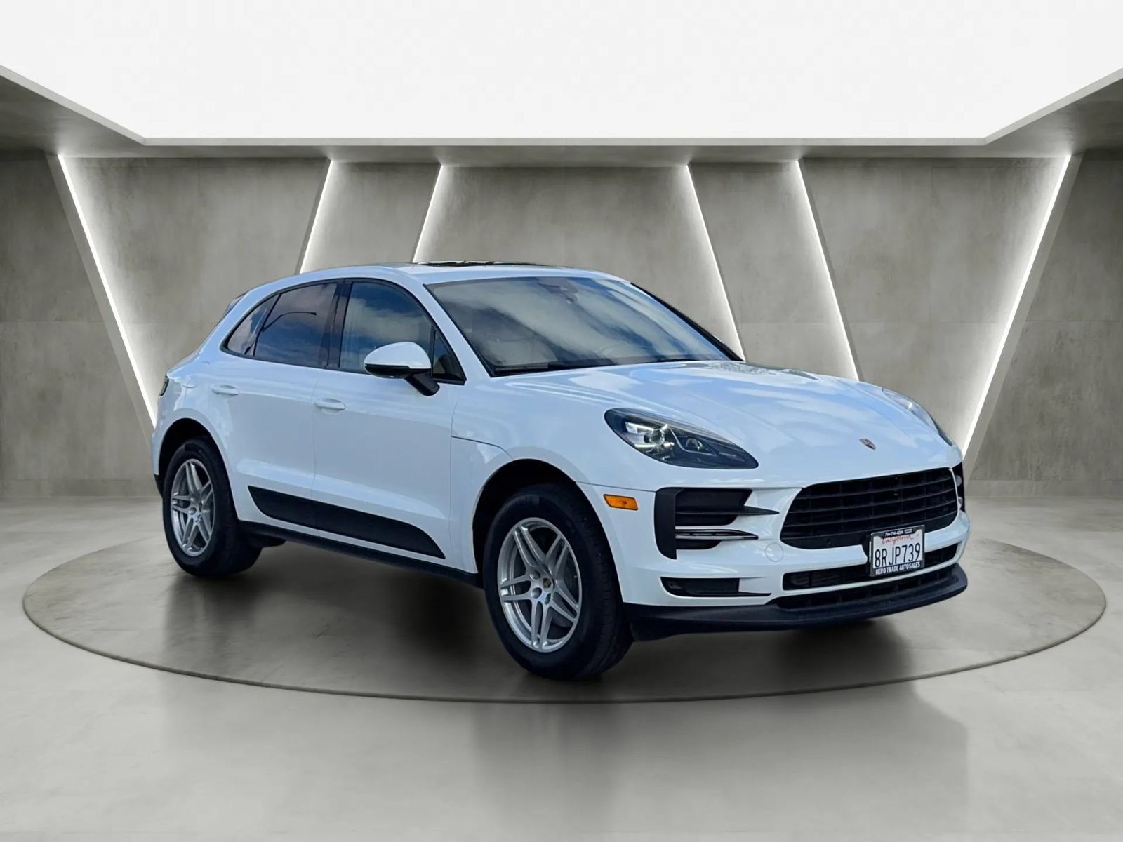 Used 2019 Porsche Macan AWD/4WD image 9