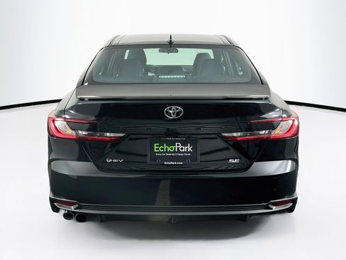 Used 2025 Toyota Camry SE FWD image 7