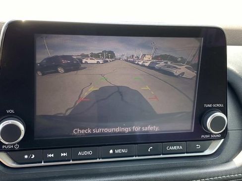 Used 2021 Nissan Rogue S AWD/4WD image 12
