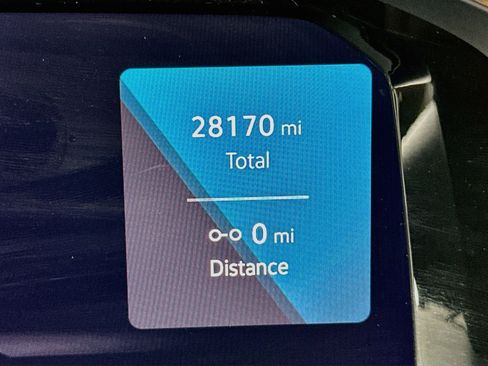 Used 2025 Volkswagen Atlas SE FWD image 19