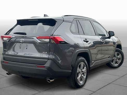 Used 2022 Toyota RAV4 XLE w/ Convenience Package AWD/4WD image 13